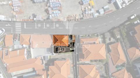 Moradia antiga por recuperar com 2 pisos no funchal - ilha da madeira