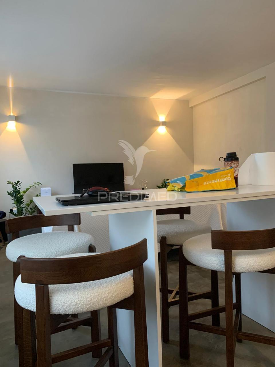 Apartamento t2 em aldoar