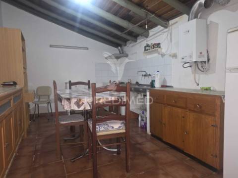 Moradia térrea com quintal – safara | 604 m² de terreno