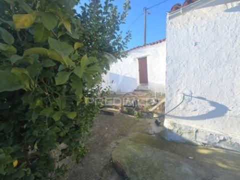 Moradia térrea com quintal – safara | 604 m² de terreno