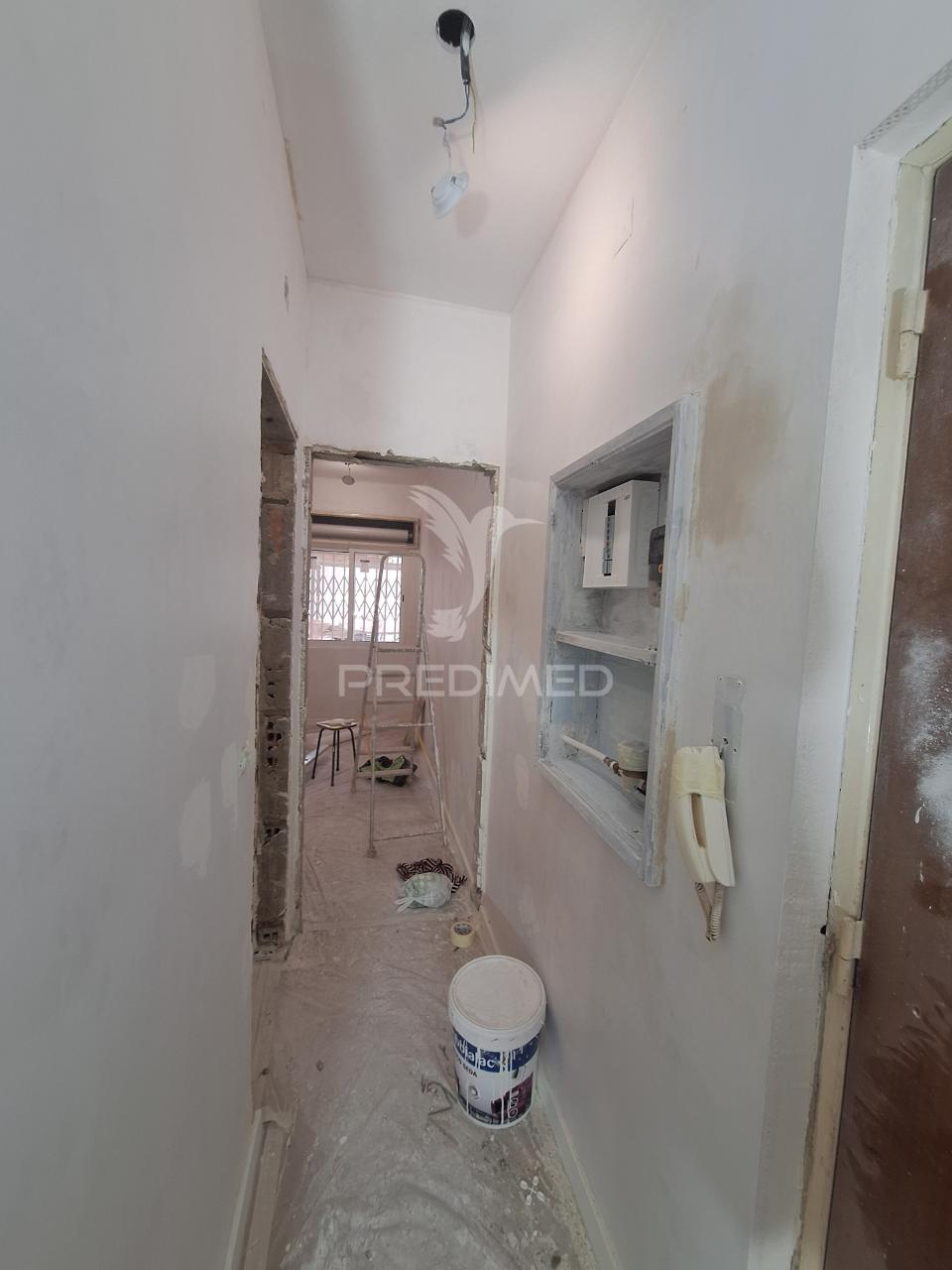 Remodelado junto estação da amadora