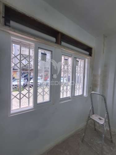 Remodelado junto estação da amadora