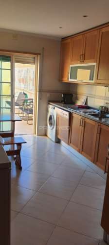 Apartamento t2 com terraço, garagem e arrecadação -urb. das caldelas-elvas