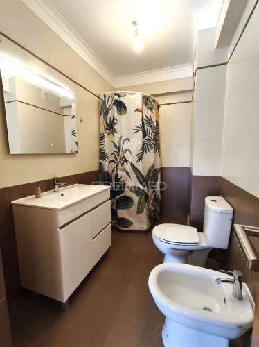 Apt t3 com 131 m², varandas e arrecadação | avenida via láctea, nº 34 | rio de mouro | sintra