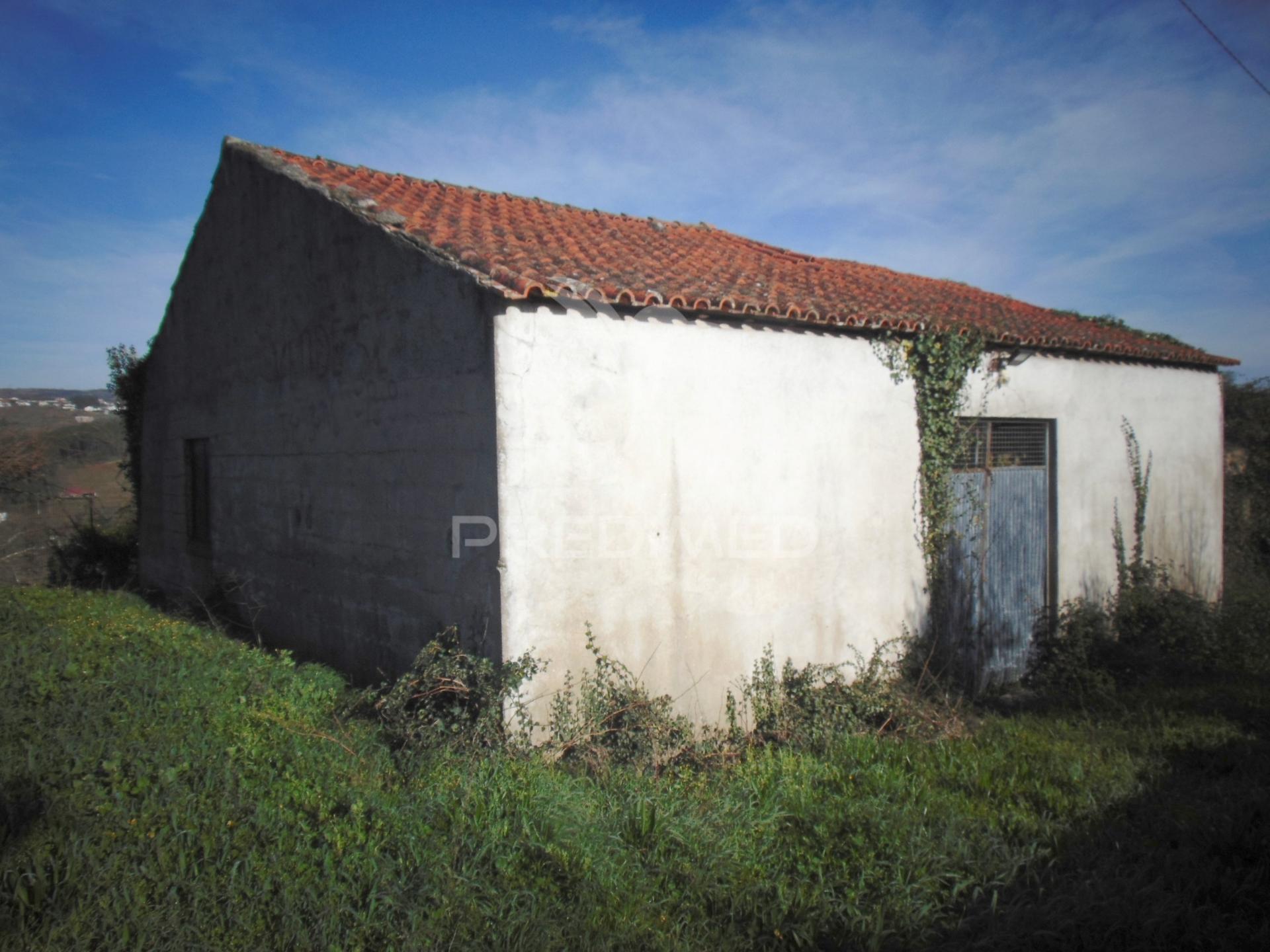 Imóvel p/ recuperar vilarinho s. romão - douro vinhateiro