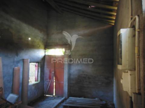 Imóvel p/ recuperar vilarinho s. romão - douro vinhateiro