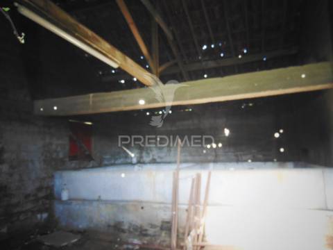 Imóvel p/ recuperar vilarinho s. romão - douro vinhateiro