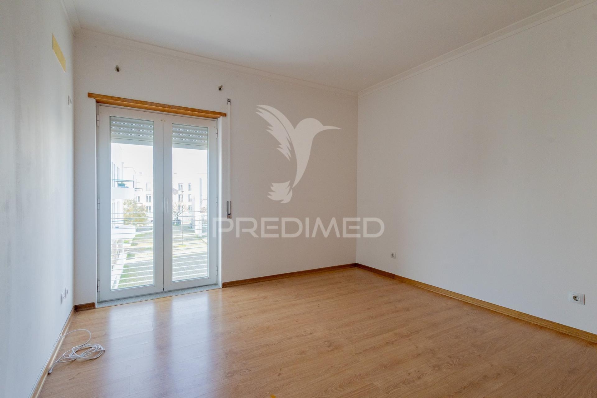 Bairro dos álamos - apartamento t3 com garagem