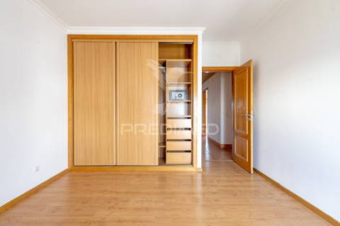 Bairro dos álamos - apartamento t3 com garagem