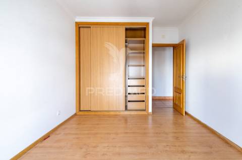 Bairro dos álamos - apartamento t3 com garagem