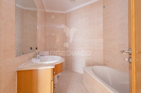 Bairro dos álamos - apartamento t3 com garagem