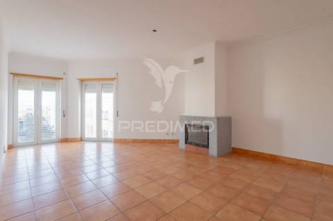 Bairro dos álamos - apartamento t3 com garagem