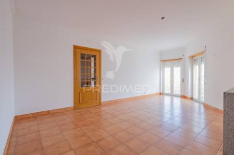 Bairro dos álamos - apartamento t3 com garagem