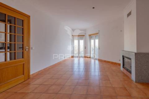 Bairro dos álamos - apartamento t3 com garagem