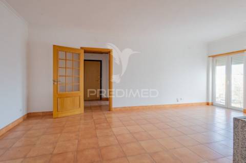 Bairro dos álamos - apartamento t3 com garagem