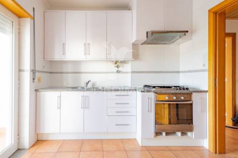 Bairro dos álamos - apartamento t3 com garagem