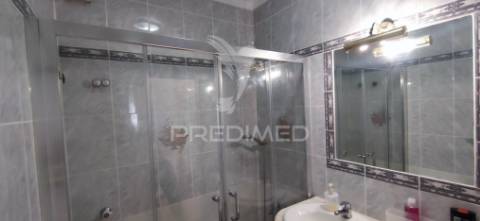 Apartamento t3 com varanda em sines