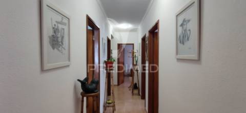 Apartamento t3 com varanda em sines
