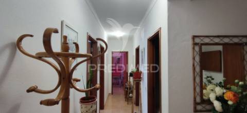 Apartamento t3 com varanda em sines