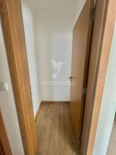 Apartamento t2 totalmente remodelado - baixa da banheira