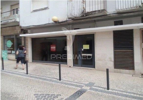 Loja com 185 m² no centro do bombarral