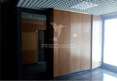 Loja com 185 m² no centro do bombarral