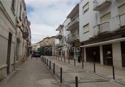 Loja com 185 m² no centro do bombarral