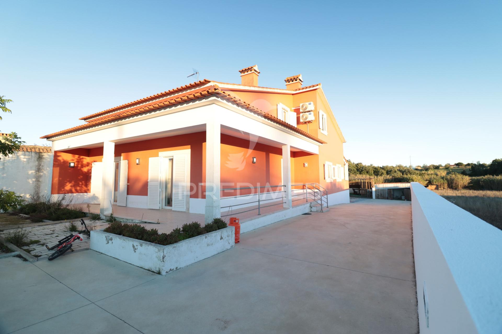 Moradia t4+2 em pontével a 42 minutos aeroporto de lisboa