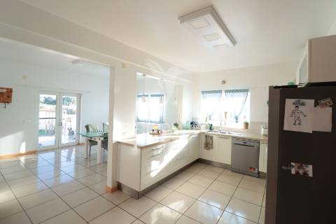 Moradia t4+2 em pontével a 42 minutos aeroporto de lisboa