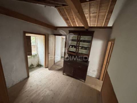 Moradia, para reconstrução, na candelária, madalena