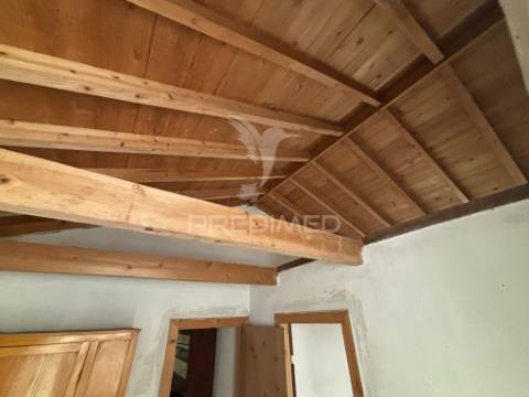 Moradia, para reconstrução, na candelária, madalena