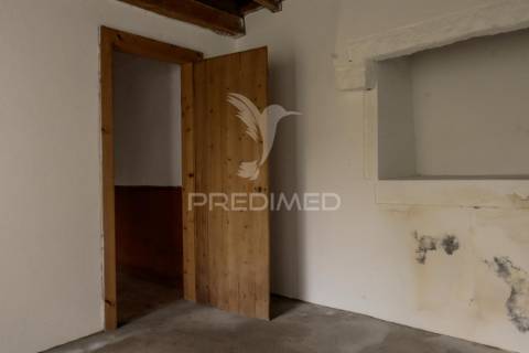 Moradia, para reconstrução, na candelária, madalena