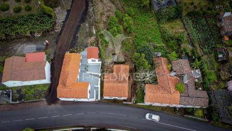 Moradia, para reconstrução, na candelária, madalena