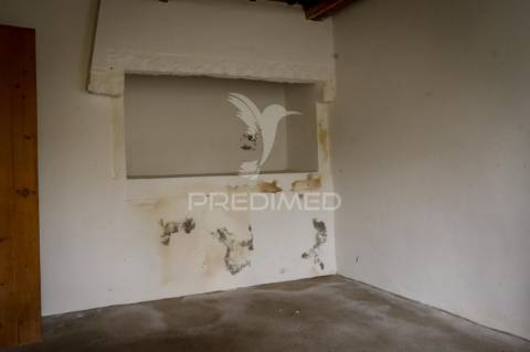 Moradia, para reconstrução, na candelária, madalena