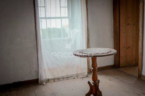 Moradia, para reconstrução, na candelária, madalena