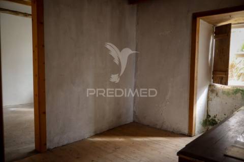 Moradia, para reconstrução, na candelária, madalena