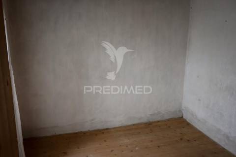 Moradia, para reconstrução, na candelária, madalena