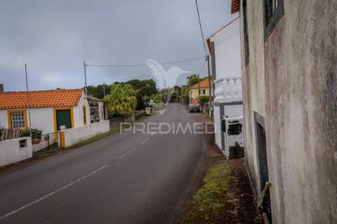 Moradia, para reconstrução, na candelária, madalena