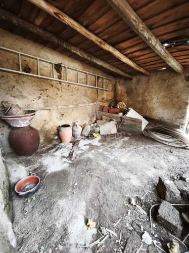 Casa em pedra para restaurar com quintal || concelho de mértola