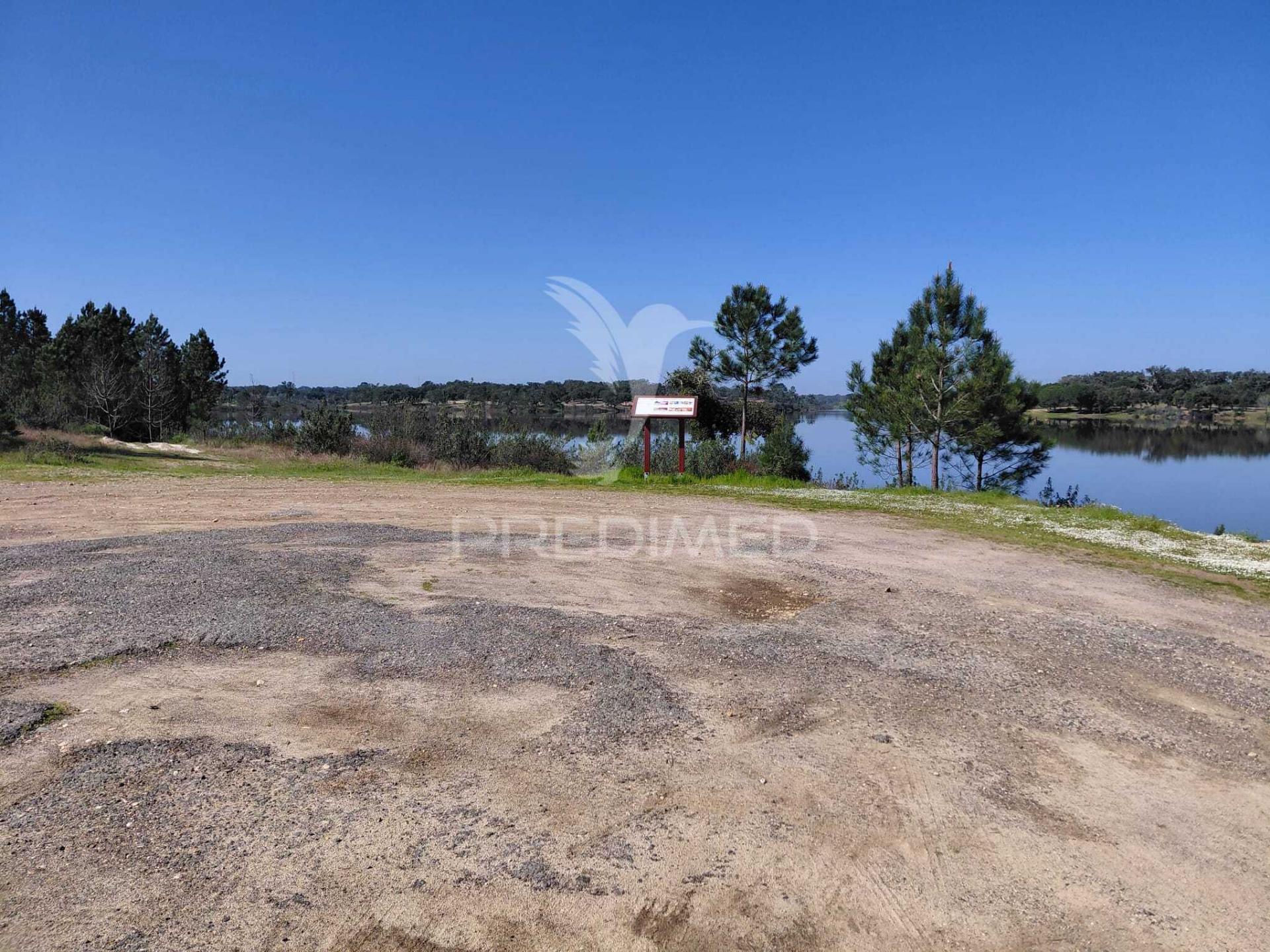 Monte da figueirinha, são domingos, santiago do cacém.