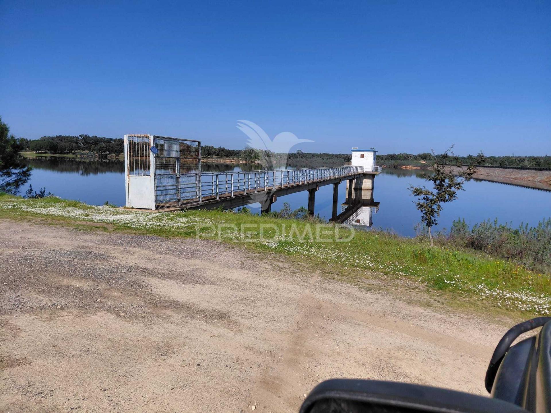 Monte da figueirinha, são domingos, santiago do cacém.