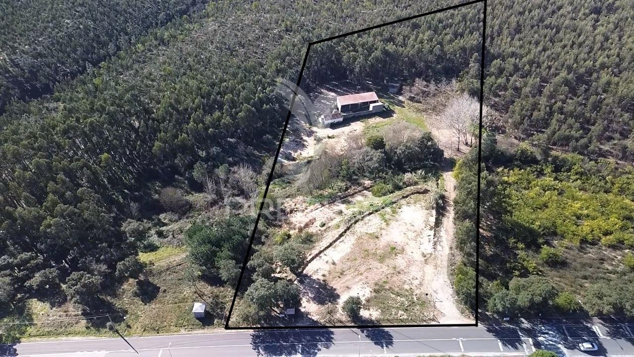 Terreno com 17.615 m² com ruína e potencial de destaque