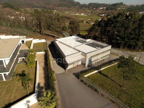 Pavilhão industrial semi-novo