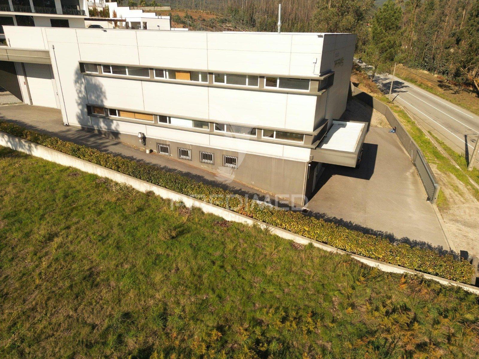 Pavilhão industrial semi-novo