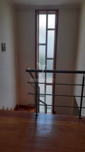 Moradia t4 com três frentes