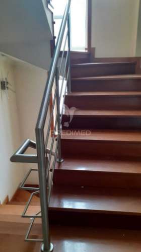 Moradia t4 com três frentes