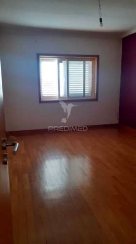 Moradia t4 com três frentes