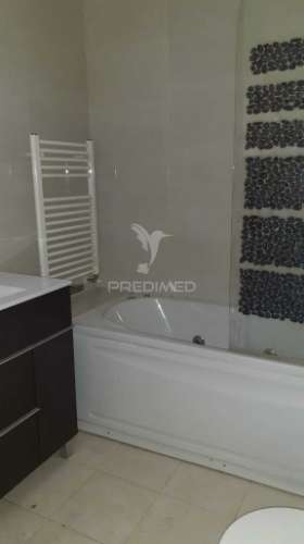 Moradia t4 com três frentes