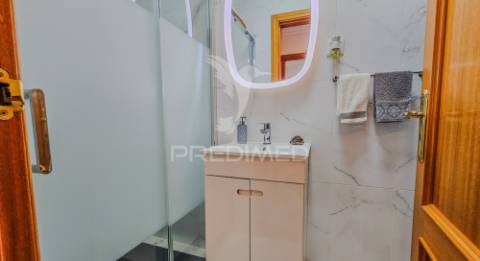 Penthouse t4 com piscina, garagem e vista mar a apenas 300metros do mar