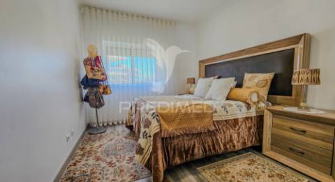 Penthouse t4 com piscina, garagem e vista mar a apenas 300metros do mar